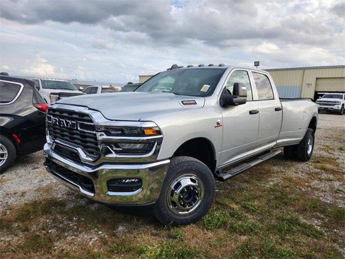 2026 RAM 3500 Tradesman Crew Cab 4x4 8' Box
