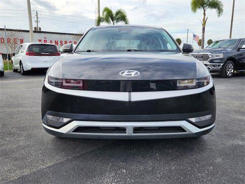 2024 Hyundai IONIQ 5 SE