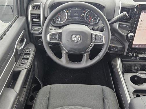 2025 RAM 2500 Big Horn Crew Cab 4x4 6'4' Box