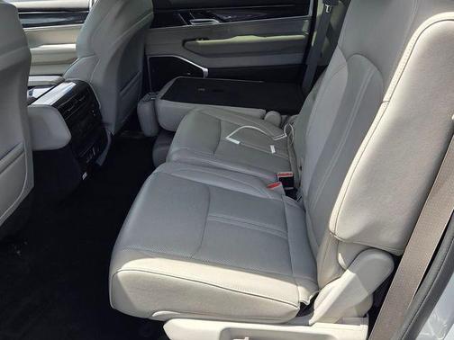 Silver Zynith 2024 Jeep Wagoneer Series I 4x4