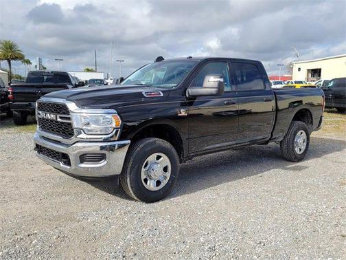 2024 RAM 2500 Tradesman Crew Cab 4x4 6'4' Box