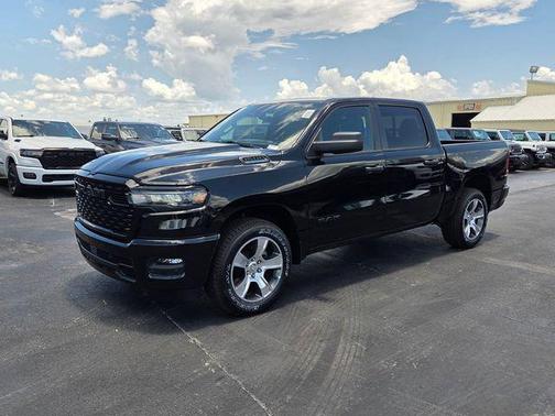 Diamond Black Crystal Pearlcoat 2026 RAM 1500 Express