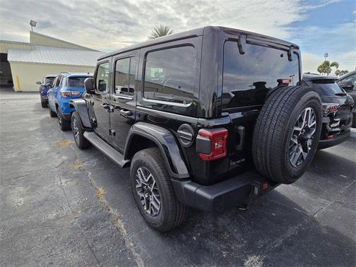 2026 Jeep Wrangler 4-Door Sahara 4x4