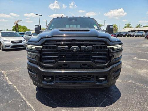 Diamond Black Crystal Pearlcoat 2026 RAM 2500 Laramie Crew Cab 4x4 6'4' Box