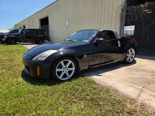 Super Black 2004 Nissan 350Z Touring