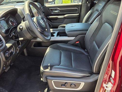 Delmonico Red Pearlcoat 2025 RAM 1500 Laramie