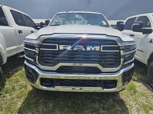 2025 RAM 2500 Tradesman Crew Cab 4x4 6'4' Box
