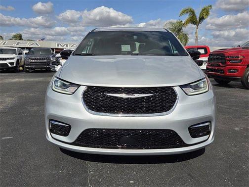 2026 Chrysler Pacifica L