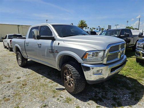 2017 RAM 2500 Laramie Crew Cab 4x4 6'4' Box