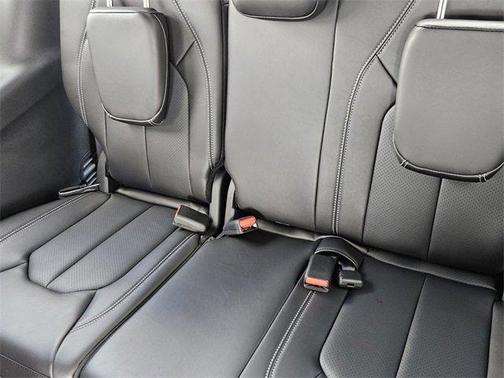 2025 Chrysler Voyager LX