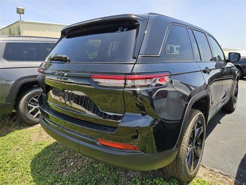 2024 Jeep Grand Cherokee Altitude