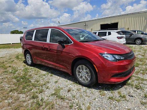 2025 Chrysler Voyager LX