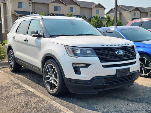 White Platinum Clearcoat Metallic 2018 Ford Explorer Sport