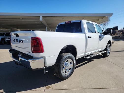2026 RAM 2500 Tradesman Crew Cab 4x4 6'4' Box