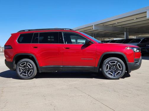 2026 Jeep Cherokee Laredo 4x4