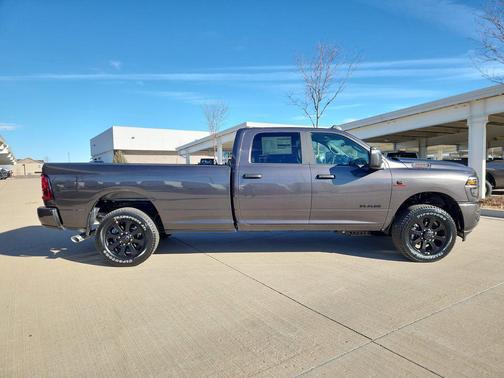 2026 RAM 3500 Big Horn Crew Cab 4x4 8' Box