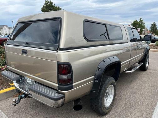 Gold 2002 Dodge Ram 2500 SLT