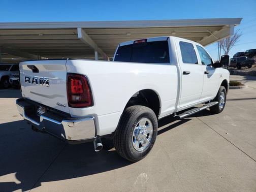 2026 RAM 2500 Tradesman Crew Cab 4x4 6'4' Box