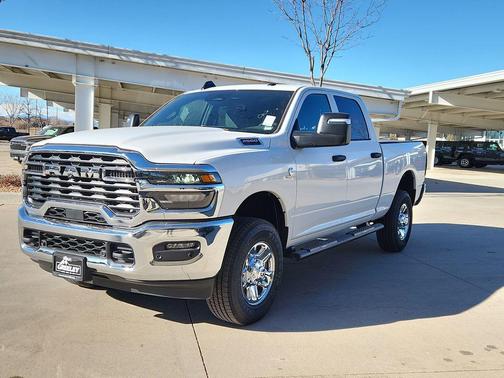 2026 RAM 2500 Tradesman Crew Cab 4x4 6'4' Box