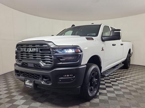 2025 RAM 3500 Tradesman Crew Cab 4x4 8' Box