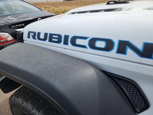 Bright White Clearcoat 2025 Jeep Wrangler 4xe Rubicon