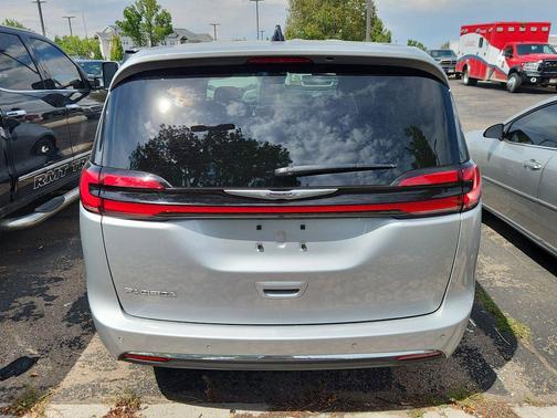 2023 Chrysler Pacifica Touring