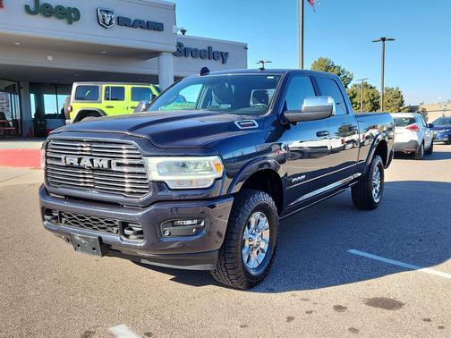 2020 RAM 3500 Laramie Crew Cab 4x4 6'4' Box
