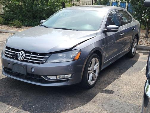 2013 Volkswagen Passat 2.0 TDI SE w/ Sunroof