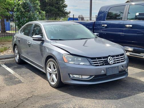 2013 Volkswagen Passat 2.0 TDI SE w/ Sunroof