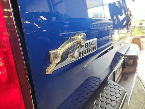 2018 RAM 2500 Big Horn Crew Cab 4x4 8' Box