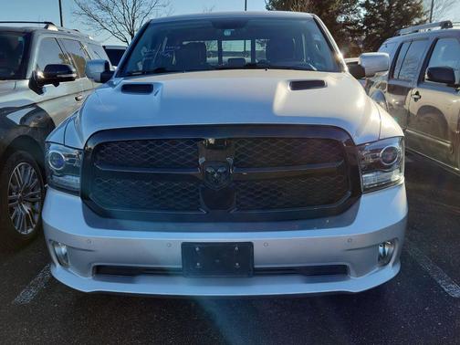 2018 RAM 1500 Night Crew Cab 4x4 5'7' Box