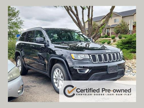 Diamond Black Crystal Pearlcoat 2021 Jeep Grand Cherokee Laredo