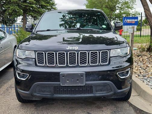 Diamond Black Crystal Pearlcoat 2021 Jeep Grand Cherokee Laredo
