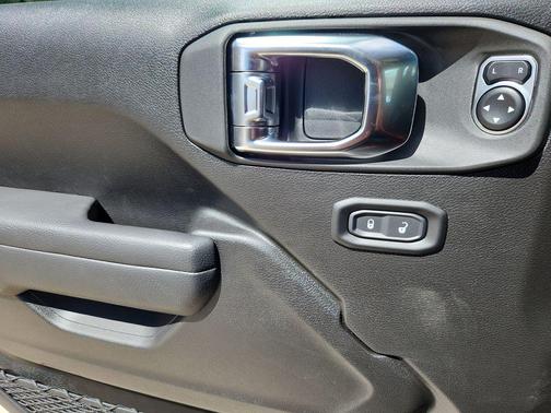 Granite Crystal Metallic Clearcoat 2026 Jeep Wrangler Willys