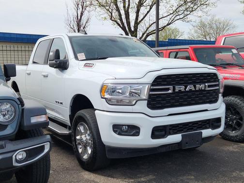 Bright White Clearcoat 2024 RAM 2500 Big Horn Crew Cab 4x4 6'4' Box