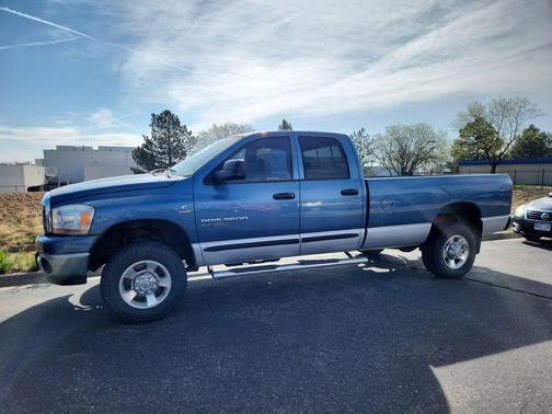 Atlantic Blue Pearlcoat 2006 Dodge Ram 2500 SLT Quad Cab