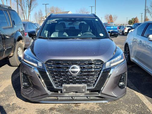 2023 Nissan Kicks SR