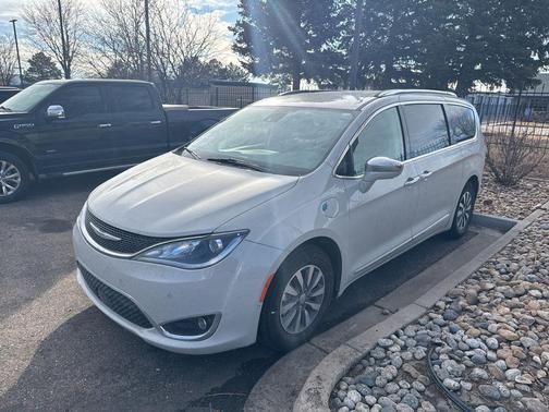 2020 Chrysler Pacifica Hybrid Limited