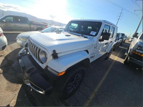 2024 Jeep Wrangler 4-Door Sahara 4x4