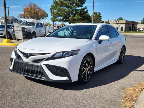 2022 Toyota Camry SE