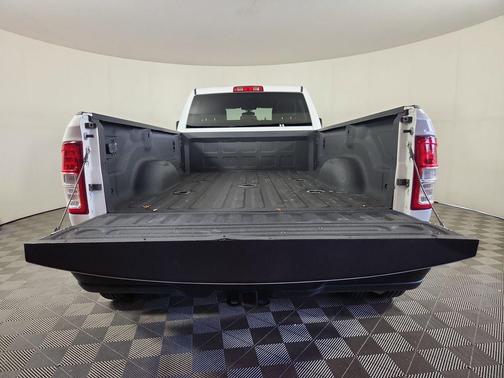 2023 RAM 3500 Tradesman Crew Cab 4x4 8' Box