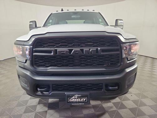 2023 RAM 3500 Tradesman Crew Cab 4x4 8' Box