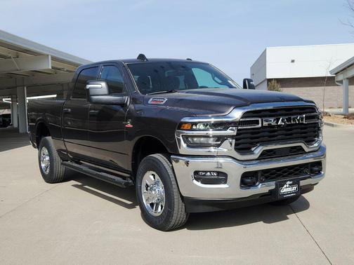 2026 RAM 2500 Tradesman Crew Cab 4x4 6'4' Box