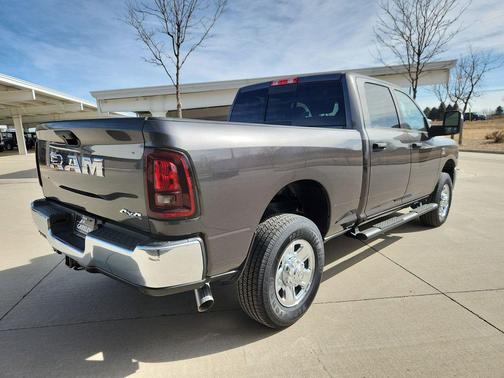 2026 RAM 2500 Tradesman Crew Cab 4x4 6'4' Box