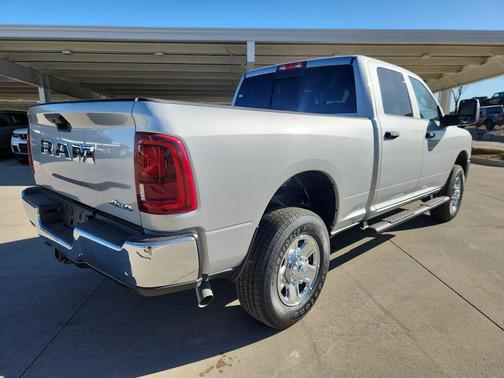 2026 RAM 2500 Tradesman Crew Cab 4x4 6'4' Box