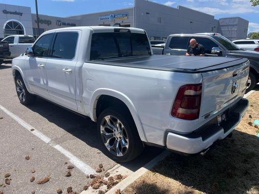 Ivory White Tri-Coat Pearlcoat 2023 RAM 1500 Limited