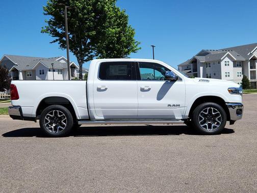 Bright White Clearcoat 2026 RAM 1500 Laramie
