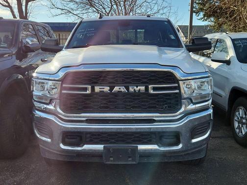 2022 RAM 2500 Tradesman Crew Cab 4x4 6'4' Box