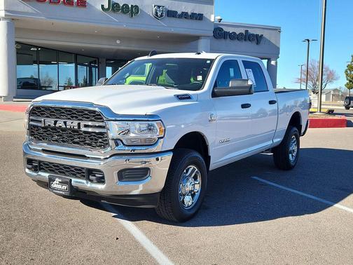 2022 RAM 2500 Tradesman Crew Cab 4x4 6'4' Box