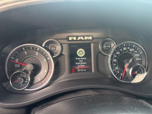 2022 RAM 2500 Tradesman Crew Cab 4x4 6'4' Box